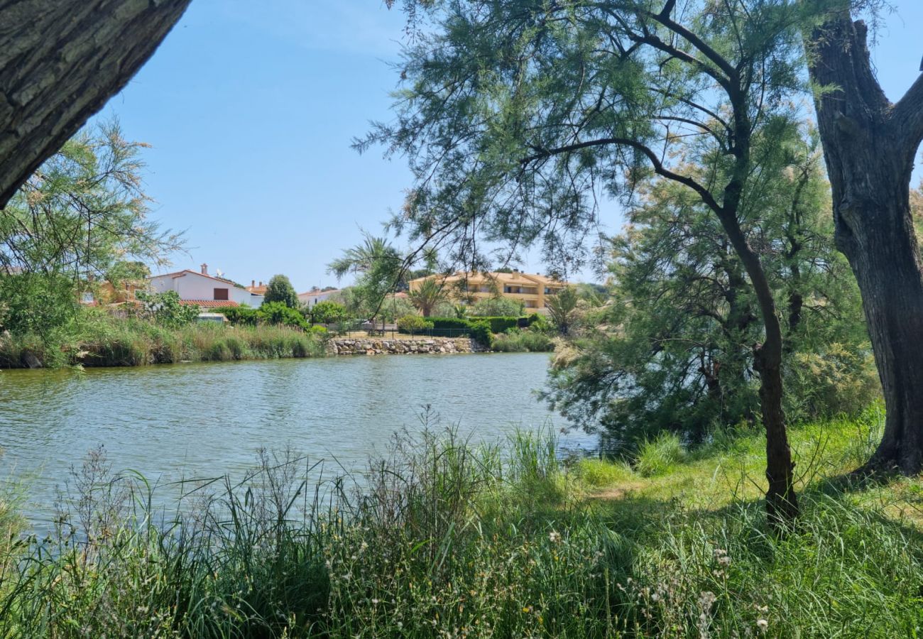 Bungalow in L'Escala - Maite